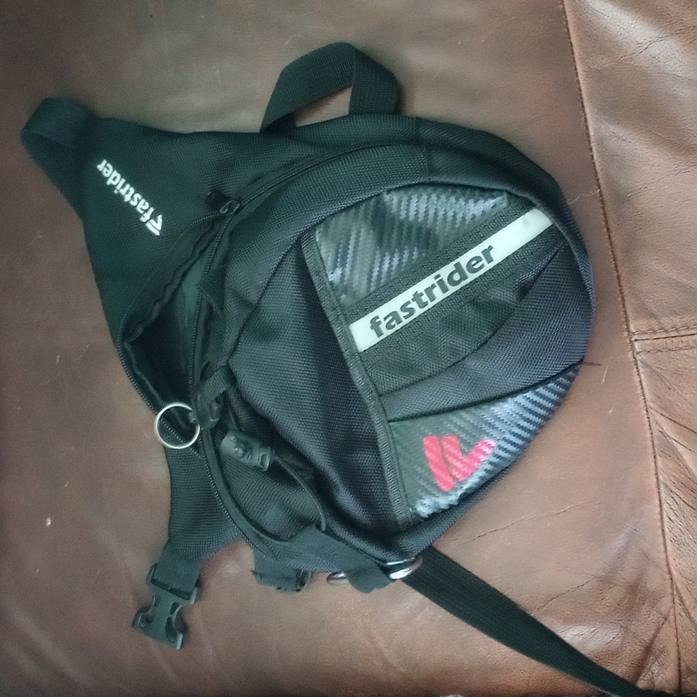 Motorcycle leg bag